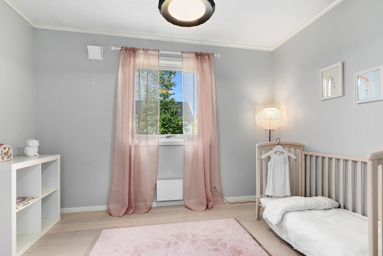 Sådan finder du den rigtige babylampe til dit barn - 5 gode råd